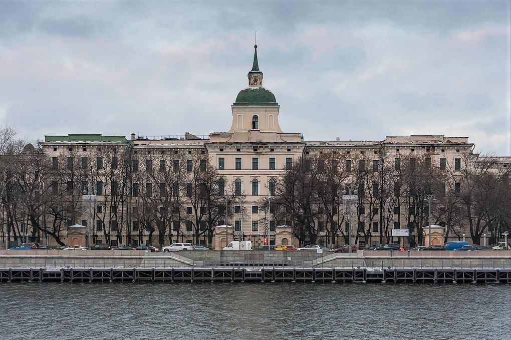 Императорский воспитательный дом, Москва. Архитектор Карл Бланк. 1764-1790. Фотография: A. Savin / <a href="https://commons.wikimedia.org/w/index.php?curid=66369304" target="_blank" rel="noopener">commons.wikimedia</a> / <a href="http://artlibre.org/licence/lal/en" target="_blank" rel="noopener">FAL</a>