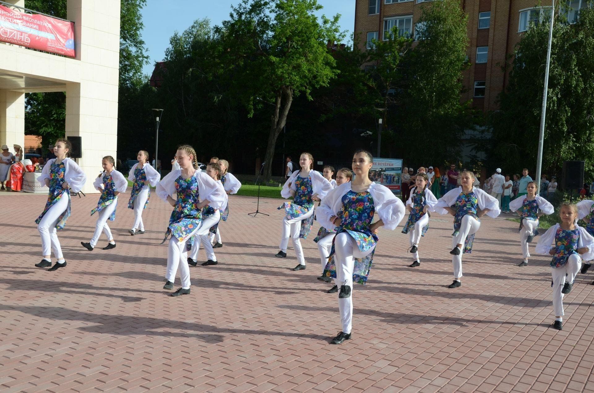 Времена года астрахань. Культура. Праздник музыки.