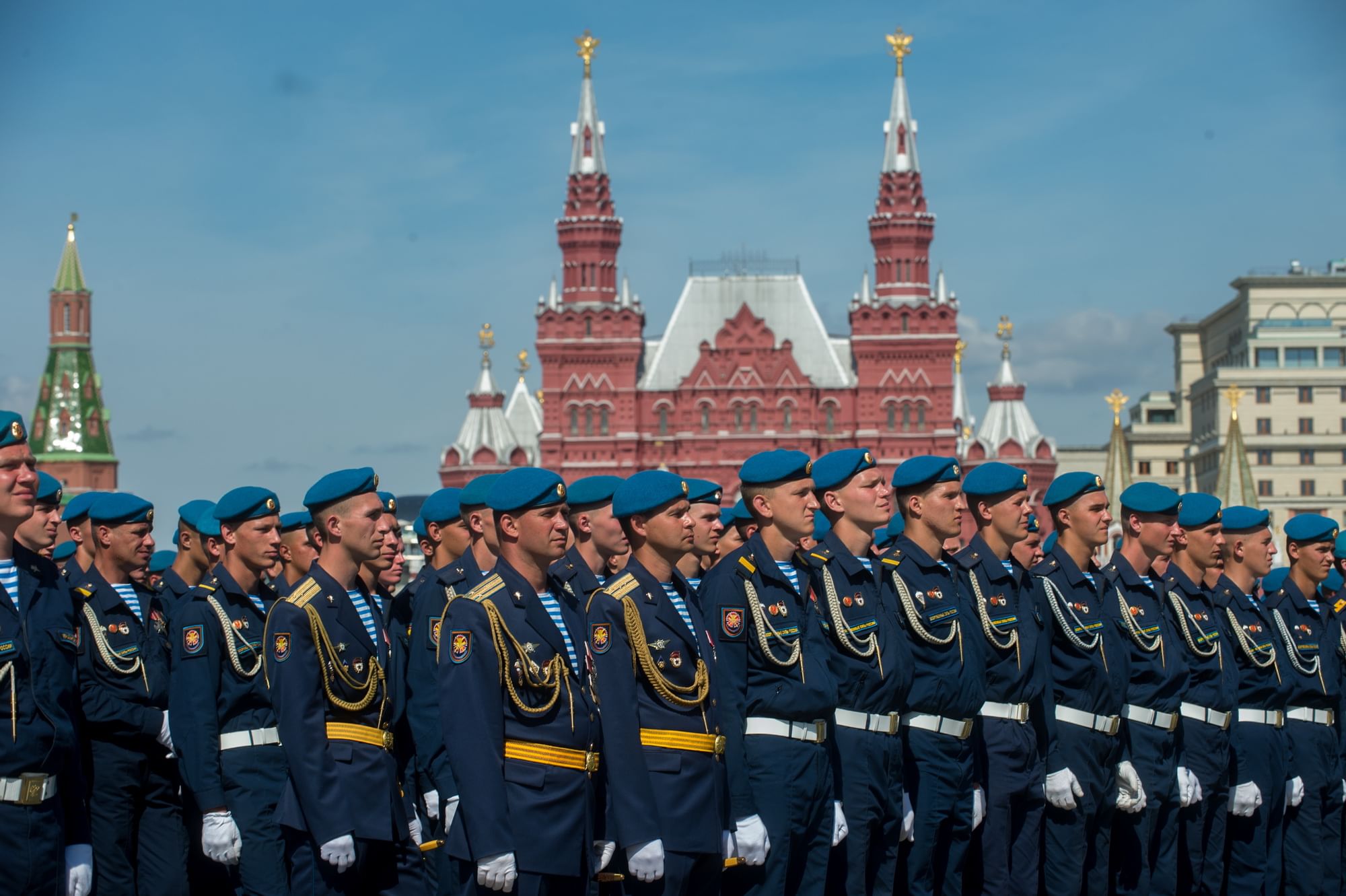 Есть в москве войска. Воздушно-десантные войска. Воздушно-десантные войска на красной площади. Десантники на красной площади. ВДВ России на параде.