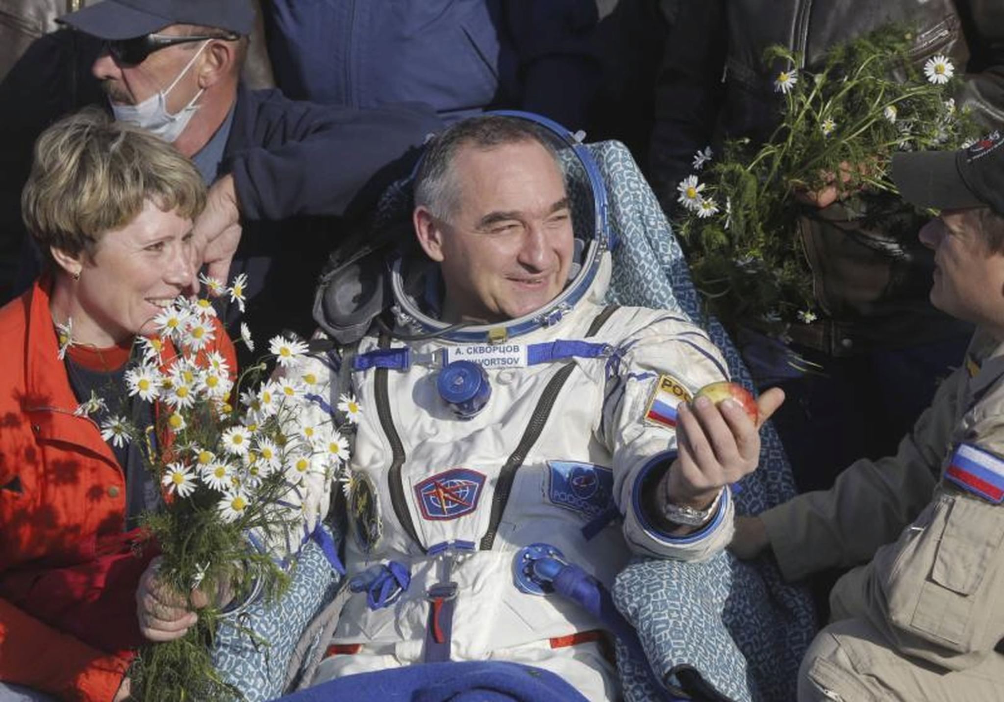 Кому космонавт поляков преподнес цветок редиса. Скворцов космонавт Моршанск.