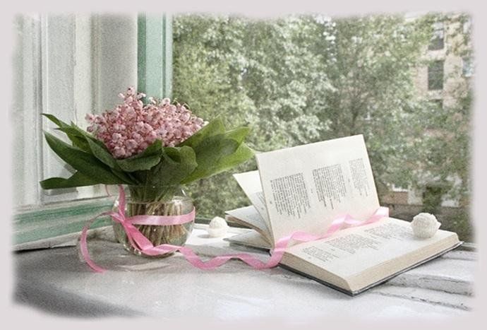 Окно книжка. Нежные цветы и книги. Поэзия и цветы. Весна в поэзии. Цветы в поэзии книги.