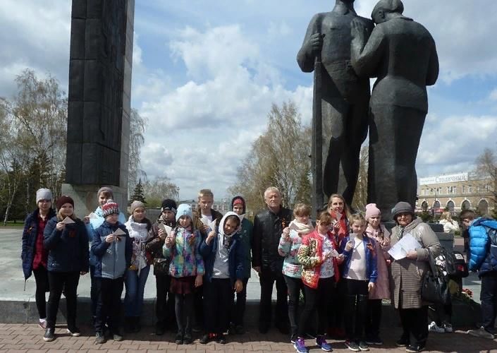 Связь поколений 2024. Не прервется связь поколений памятники Кисловодска. Картинки связь поколений не прервётся краевой флешмоб. Связь поколений сопредседатель Виолетта.