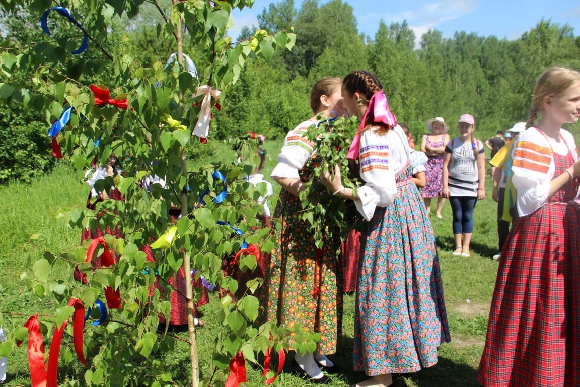 Сценарий "Праздник русской березки" методическая …