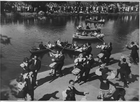 «Жизнь в цитадели», 1947