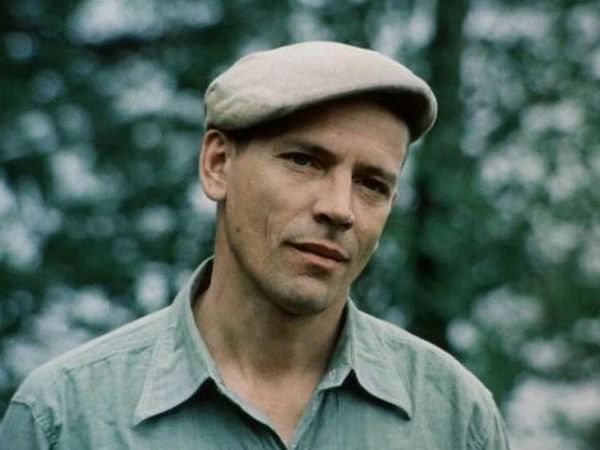 Валерий Приемыхов в роли Павла Антонова в художественном фильме Динары Асановой «Пацаны» (1983)