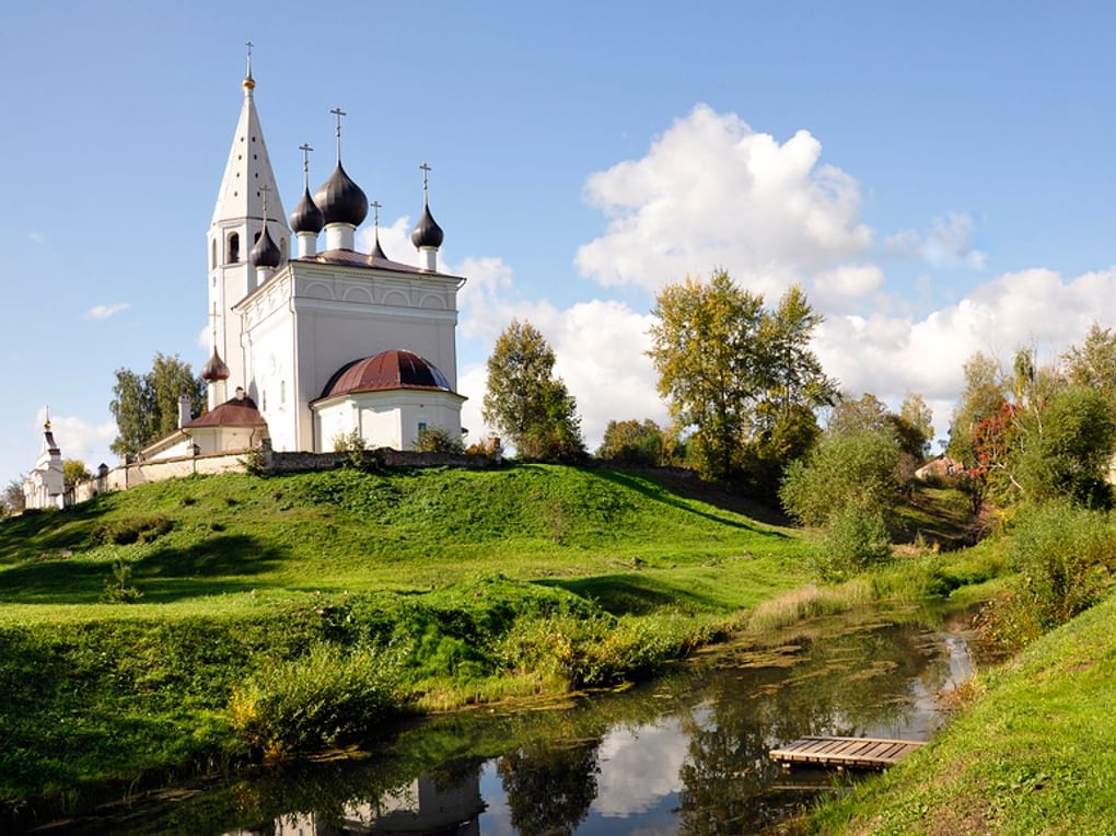 Церковь Воскресения Христова. Село Вятское, Ярославская область. Фотография: Сергей Голованов / фотобанк «Лори»