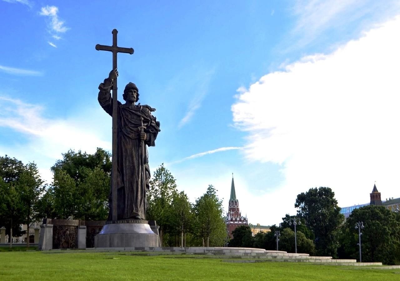 Памятник князю владимиру москва фото 17