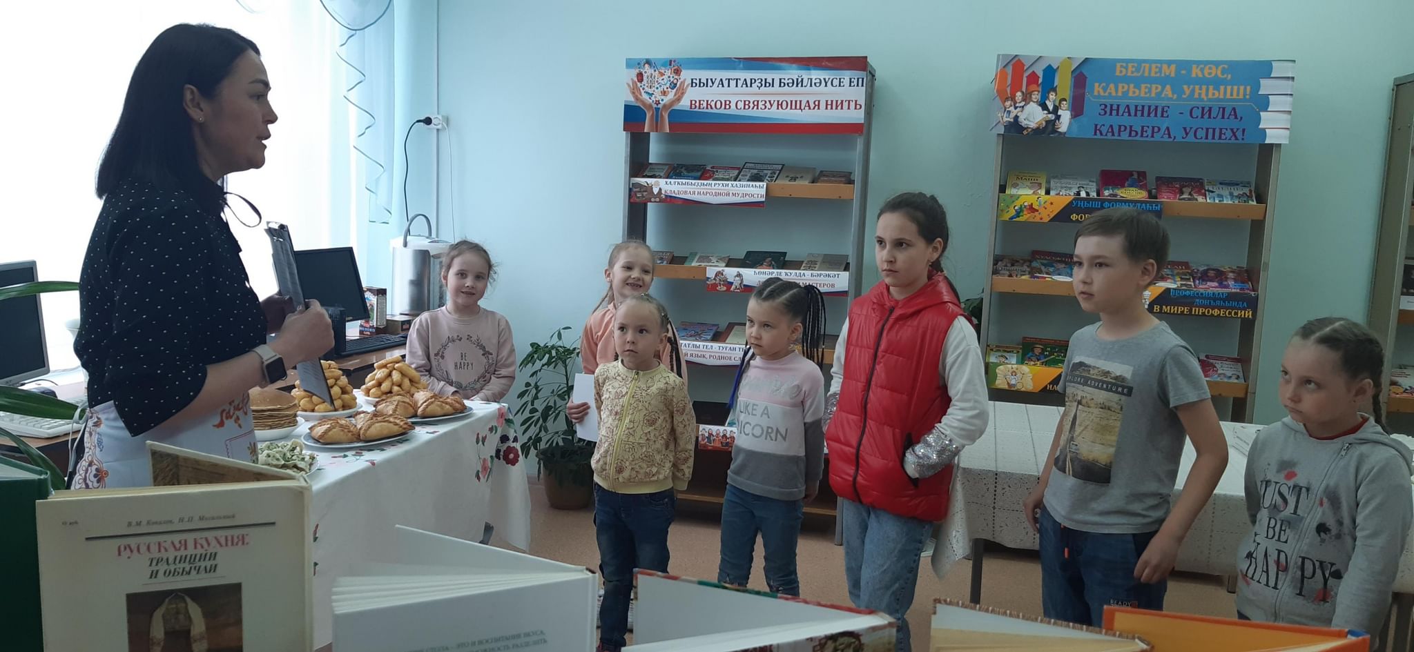 Лермонтовская библиотека внутри. Час культуры в библиотеке. Проект городской библиотеки. Библиотека на октябрьской. Час культуры в библиотеке.