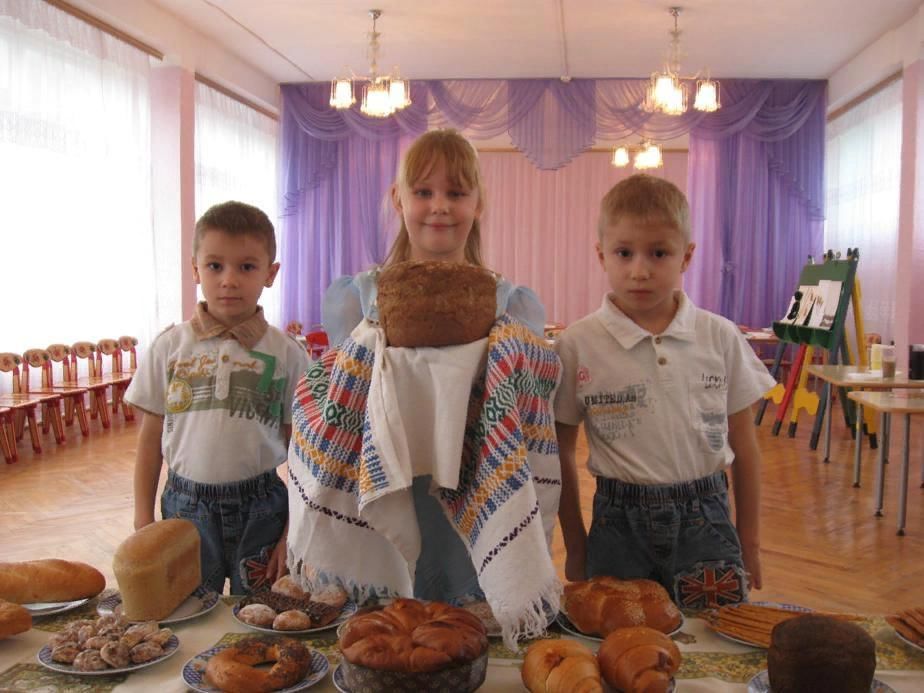 Хлеб в детском саду. Праздник хлеба в подготовительной группе. Праздник хлеба в детском саду. Хлебобулочные изделия в детский сад. Хлеб всему голова в детском саду.