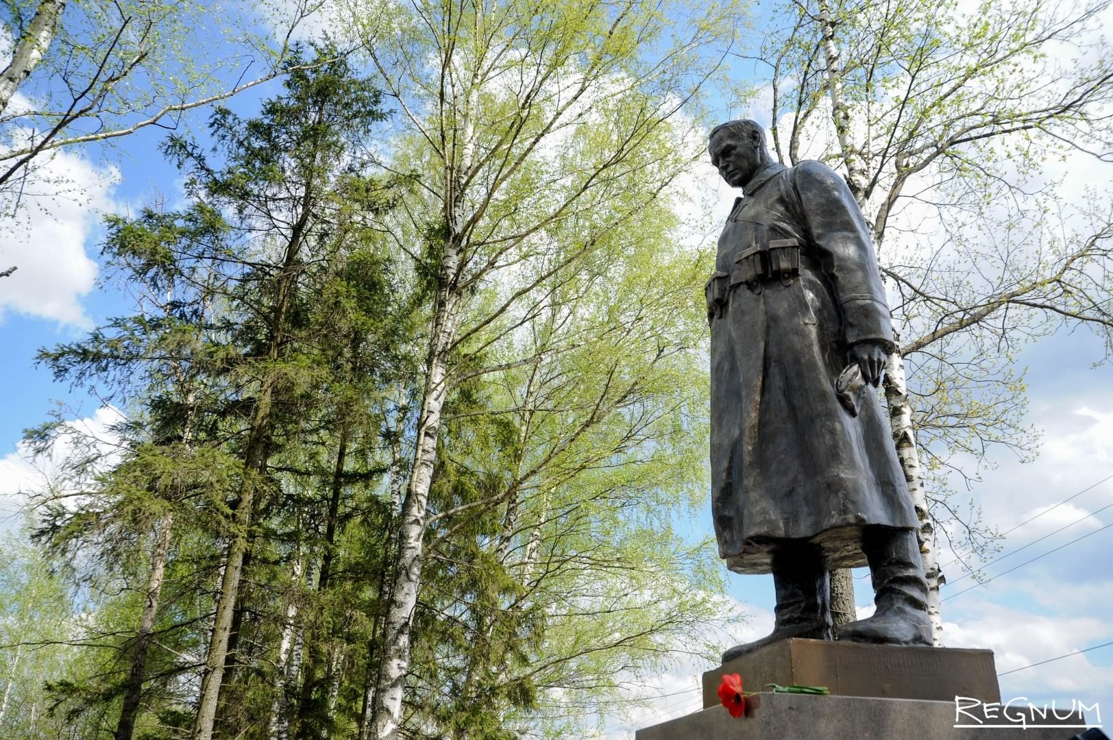 Памятник неизвестного. Памятник неизвестного солдата в России. Памятники неизвестному солдату в России. Памятник неизвестному солдату. Памятник неизвестному солдату в Тучково.