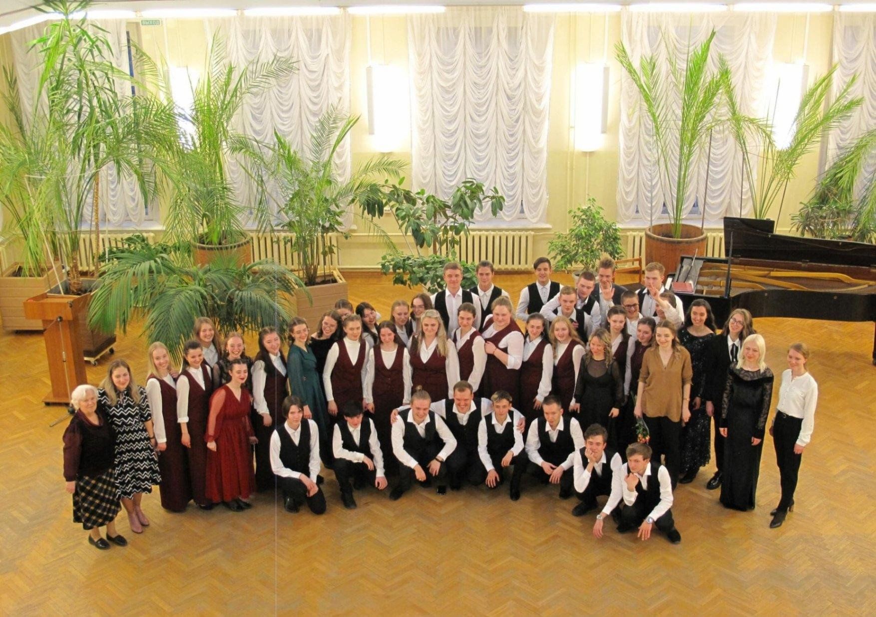 Концерт в городе кирове. КОКМИ Казенина. Колледж музыкального искусства им Казенина. Казенина Киров. Кировский музыкальный колледж им Казенина.