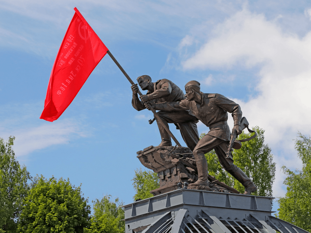 Монумент в виде купола Рейхстага. Государственный военно-исторический музей-заповедник «Прохоровское поле». Поселок городского типа Прохоровка, Белгородская область. Фотография: Антон Вергун / ТАСС