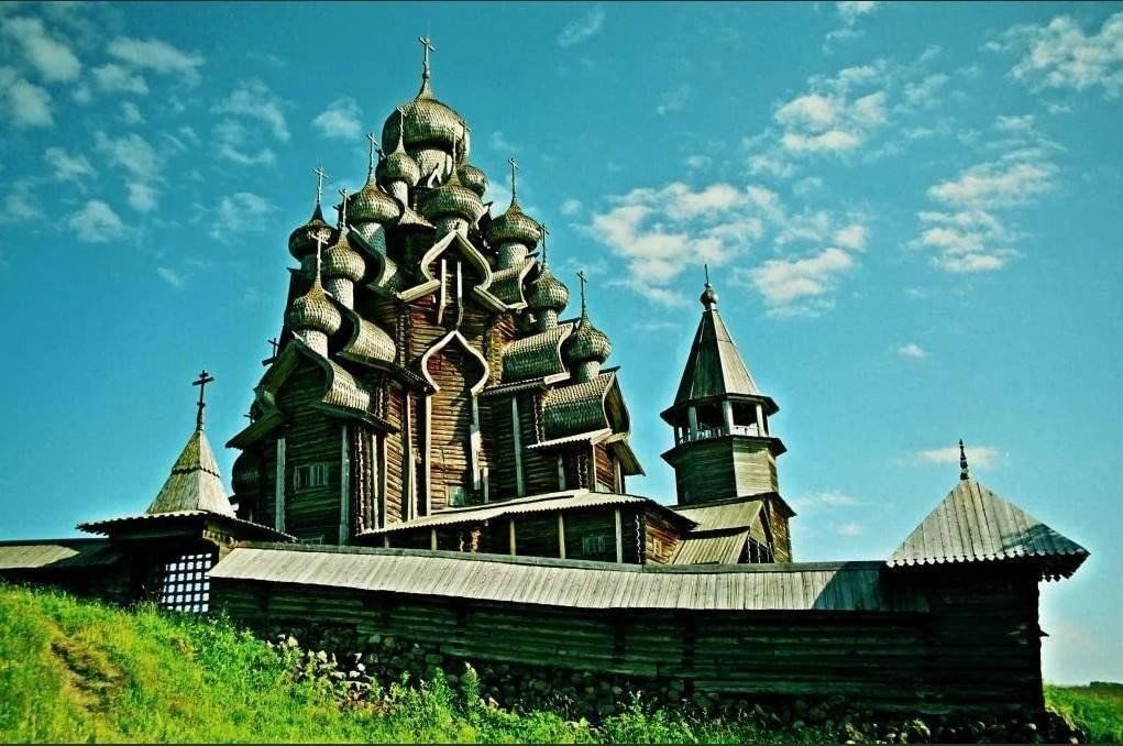 преображенская церковь на острове кижи. покровская церковь (невский лесопарк). красная площадь минин и пожарский. московский музей заповедник коломенское. собор василия блаженного минин.