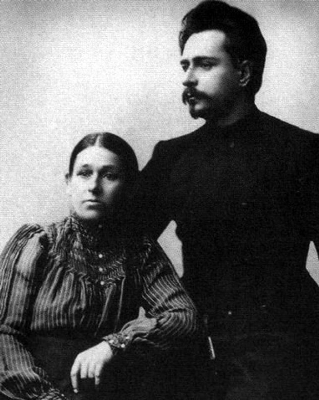 Леонид Андреев с матерью Анастасией Пацковской. Иллюстрация к книге Натальи Скороход «Леонид Андреев» (из серии «Жизнь замечательных людей»). Москва: Молодая Гвардия, 2013