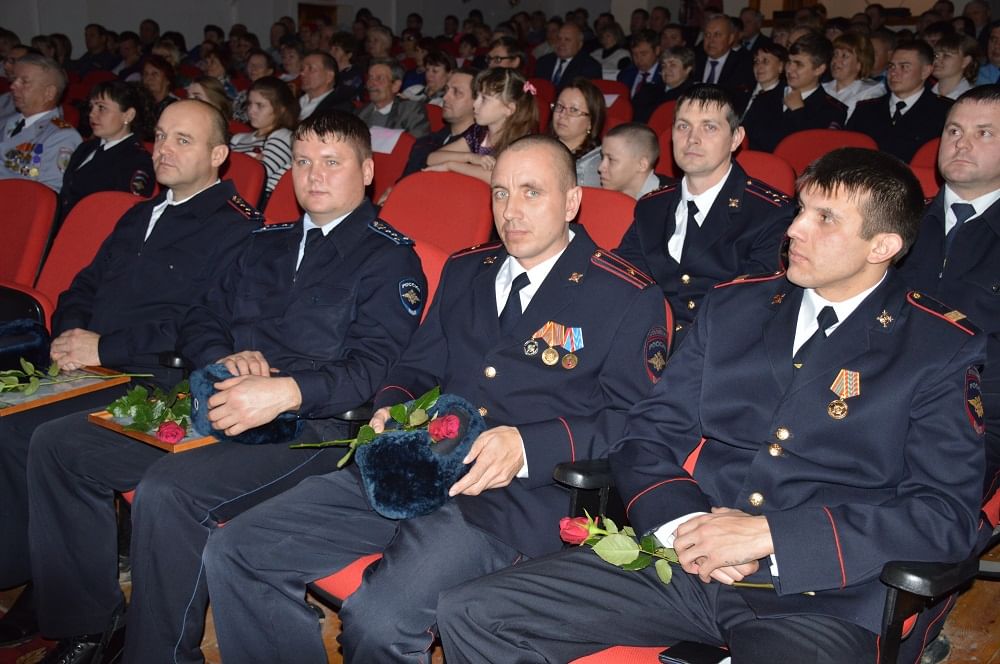 Концерт ко дню органов внутренних дел. Начальник ово Каргапольского района. Полицейские Каргаполья. Полиция Каргаполья. ОВД Каргапольский сотрудники.