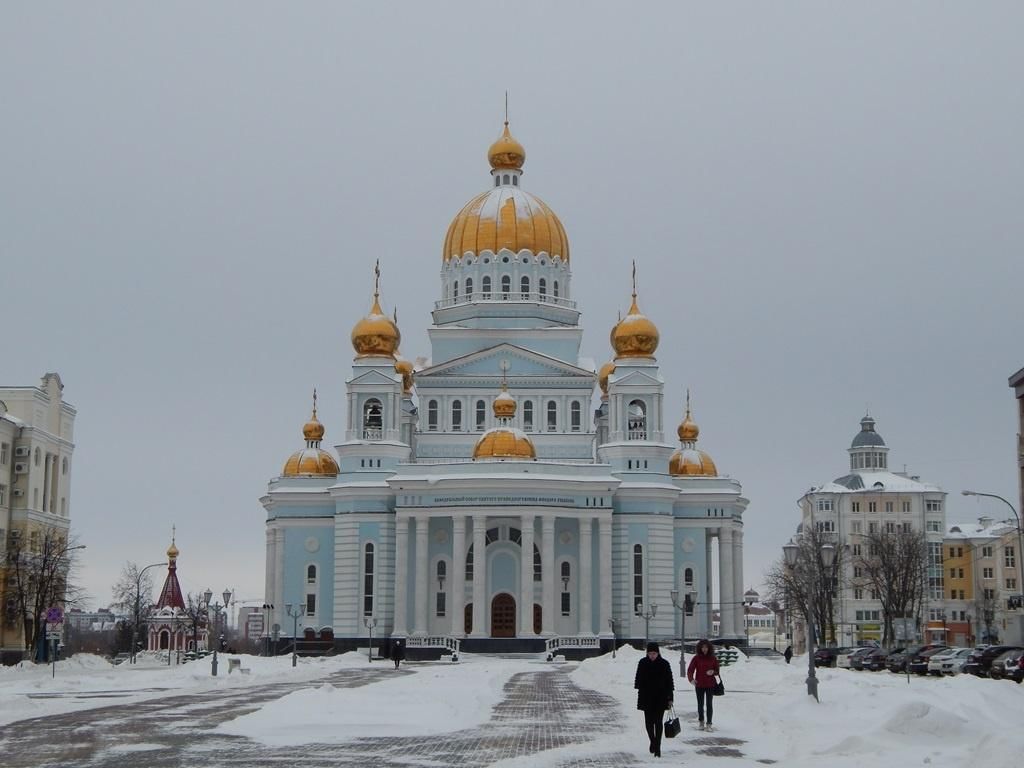 Саранск зимой. Саранск храм Ушакова зимой. Собор Святого Феодора Ушакова Саранск снег. Зимний собор Ушакова. Саранск.. Кафедральный собор Саранск зимой.