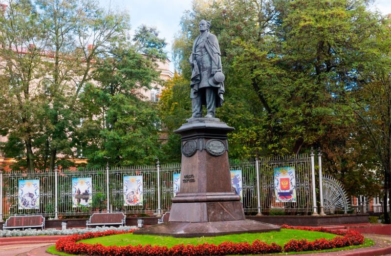 Памятник кустову брянск фото Пешеходная экскурсия "Литературный Брянск" 2020, Брянск - дата и место проведени