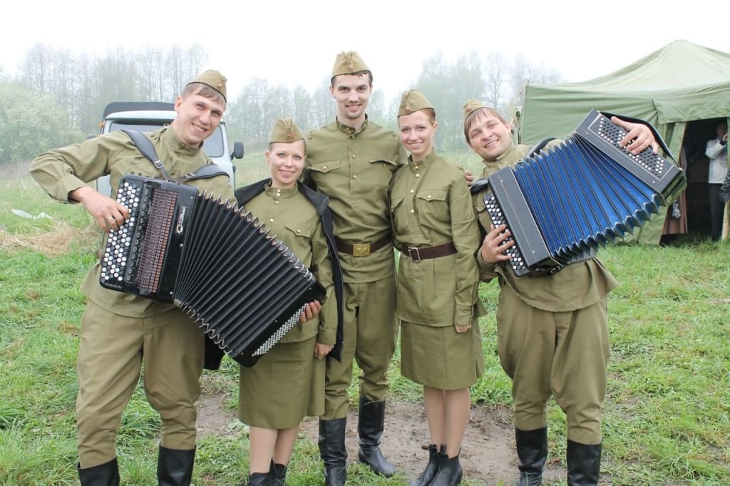 Картинки с гармошкой военные