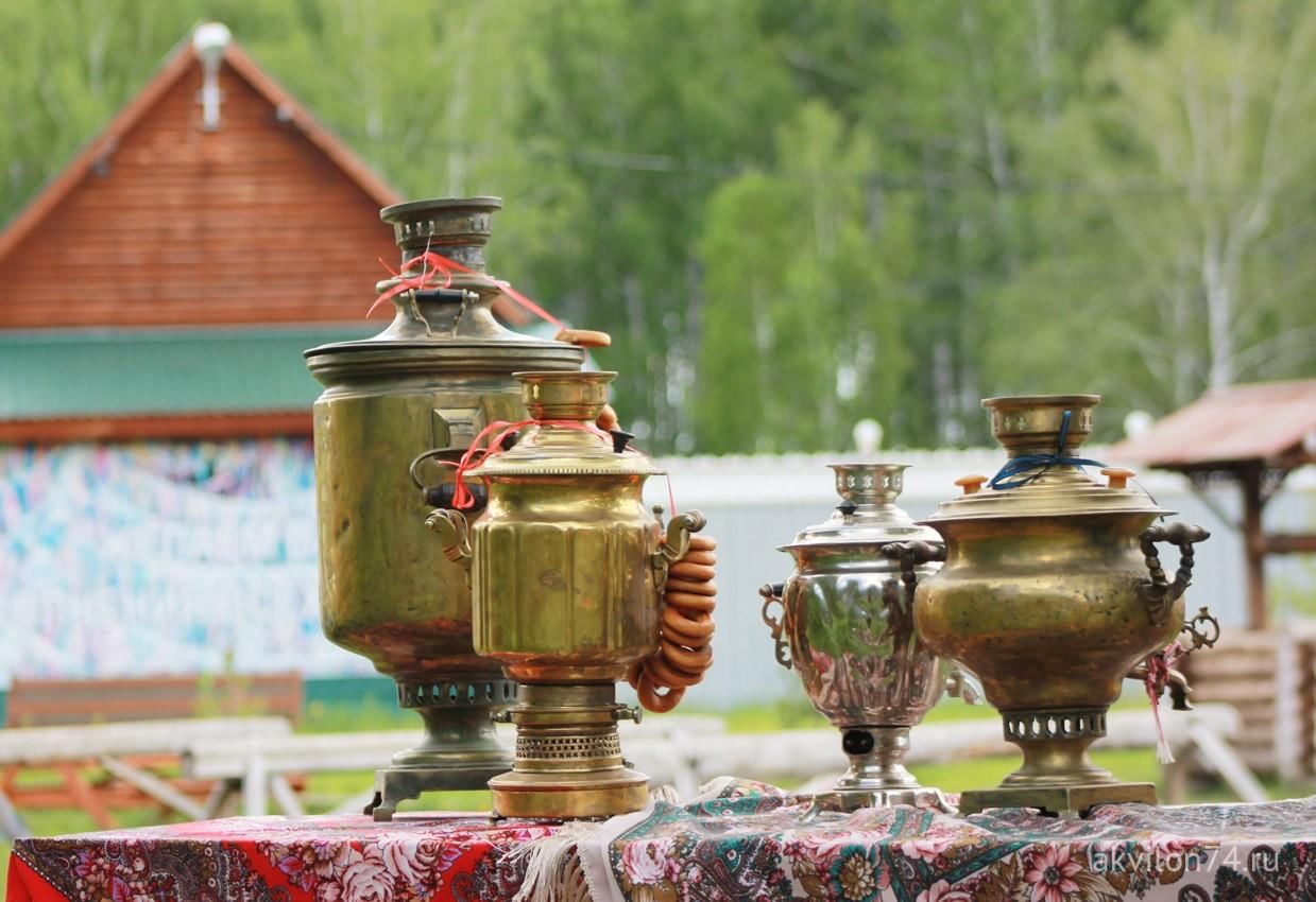 Фото самовара. Азербайджан Ленкорань самовар. Самовар Хейли. Тульский самовар чаепитие аковкикартинки. Тула самовар.