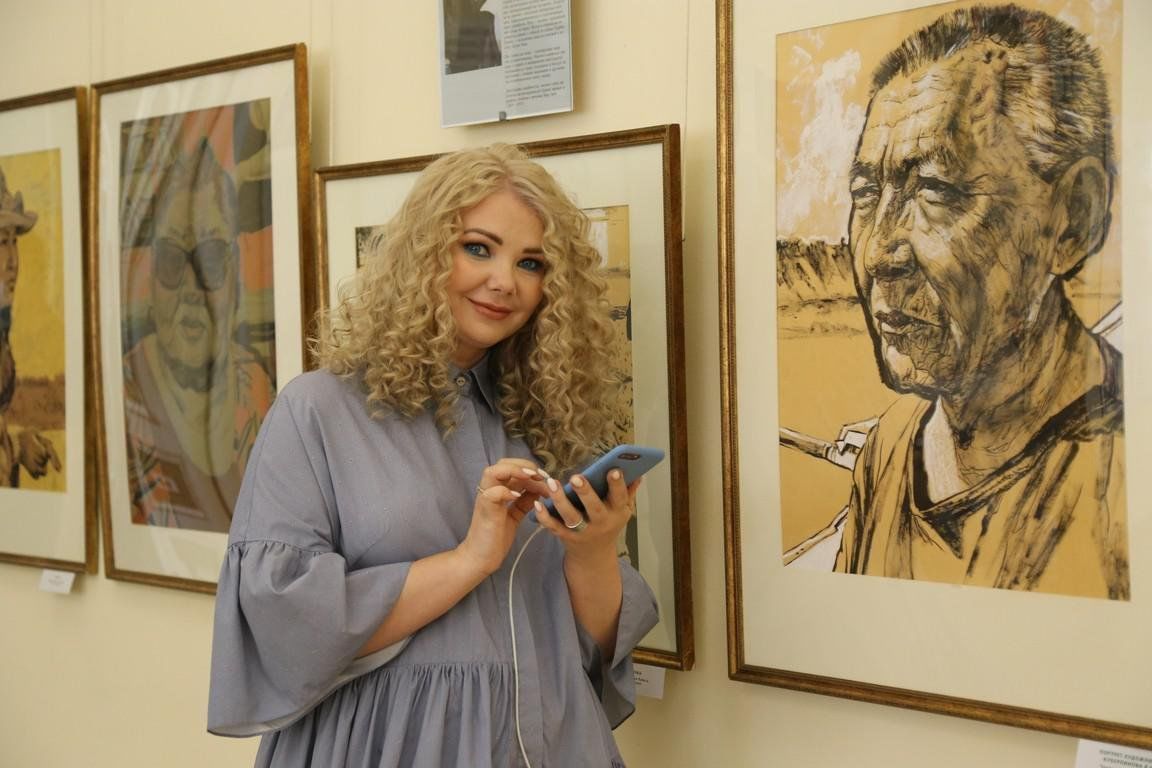 Графика ставрополь. Александра Тарасова художник Ставрополь. Валерия Орлова художник Ставрополь. Александра Тарасова Ставрополь. Александра Тарасова "в мастерской".