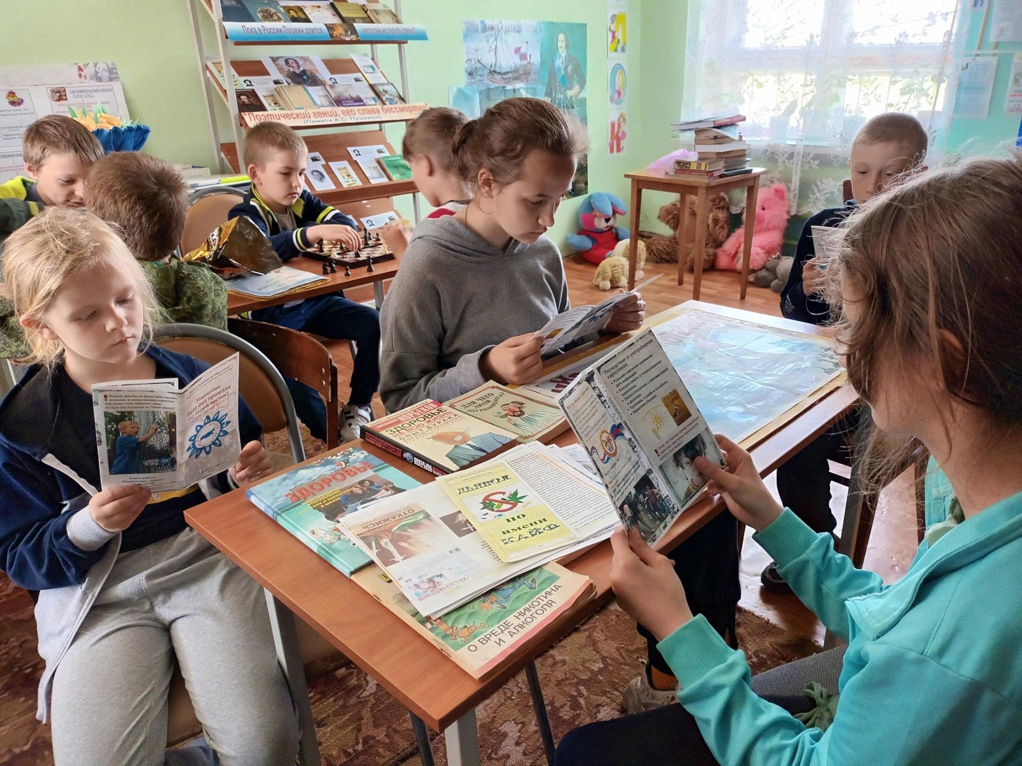 С книгой жить век не. Трезво жить век не тужить мероприятия.