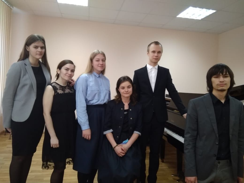 Брянский областной колледж искусств. Новокузнецкий колледж искусств преподаватели фортепиано. Музыкальный корпус колледжа искусств Брянск. Казань муз колледж фортепианный отдел педагоги.