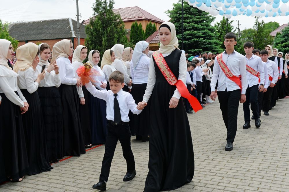 Фото чеченских школьников