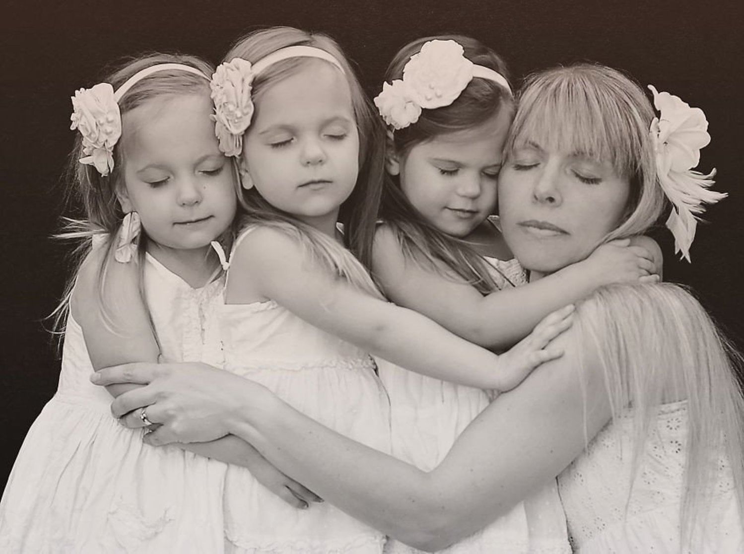 Тема сестренка. Три Дочки. Фотосессия с тремя дочками. Фото сестры. Фотосессия сестер.