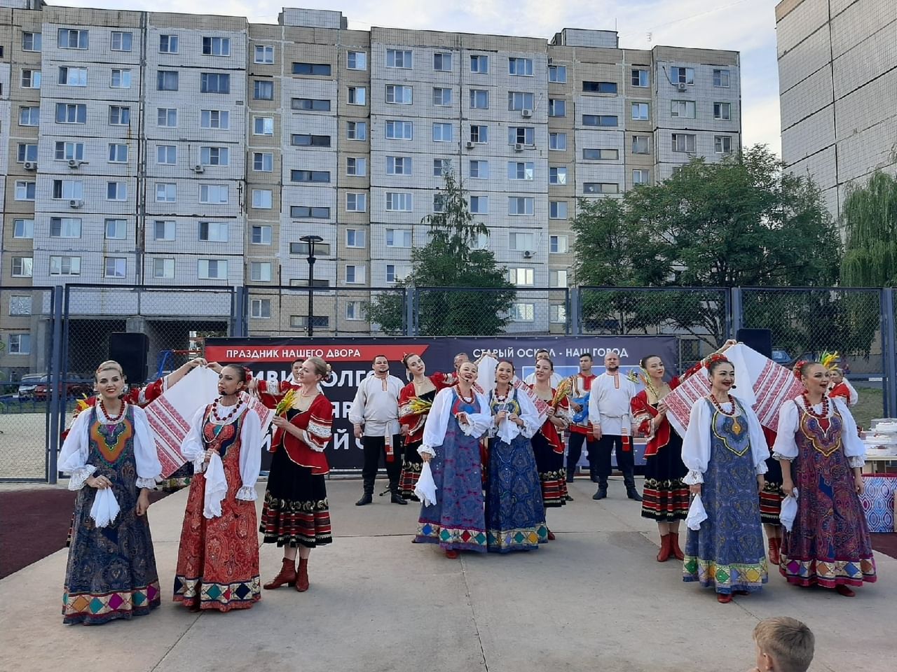 танец завалинка с табуретками