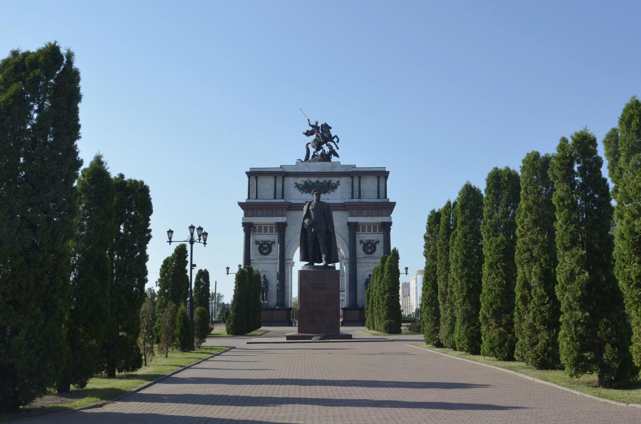 Курск дуга. Мемориальный комплекс Курская дуга Курск. Мемориал Курская дуга. Мемориал Курская дуга в Курске. Мемориальный комплекс Курская дуга достопримечательности Курска.