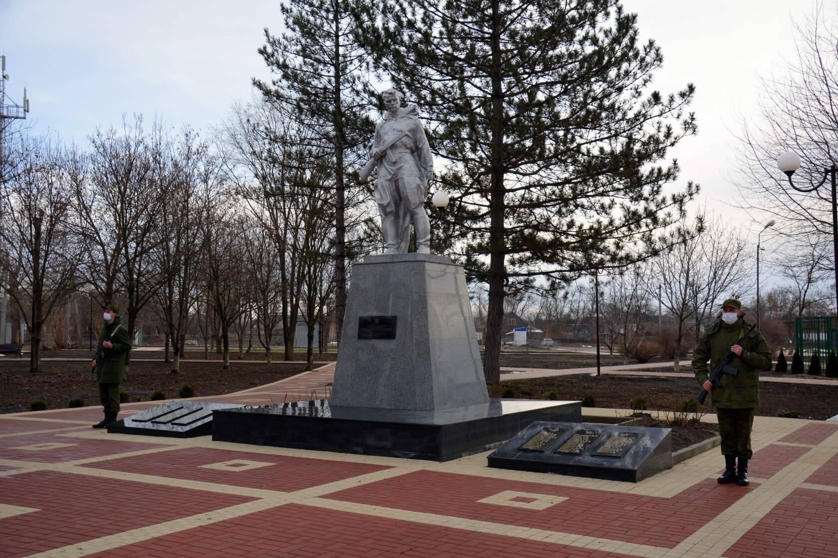 Сайт тихорецкого городского. Поселок парковый Тихорецкий район. Мемориал воинам освободителям Тихорецк. Тихорецк парковый. Парковского сельского поселения Тихорецкого района.