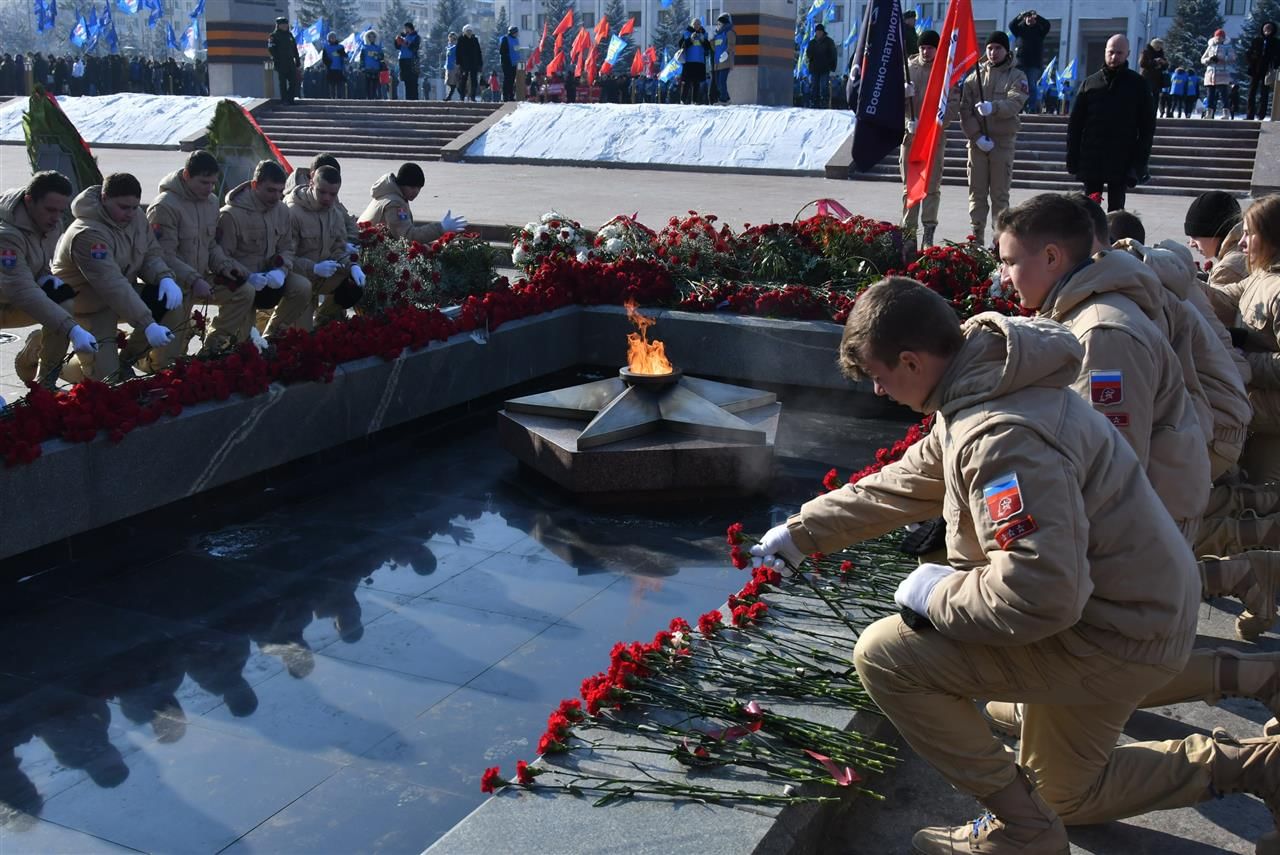 Инвалиды боевых действий фонд защитники отечества. Сохранение памяти о павших в сражениях. Память защитников Отечества. День памяти павших. День защитника Отечества вечный огонь.