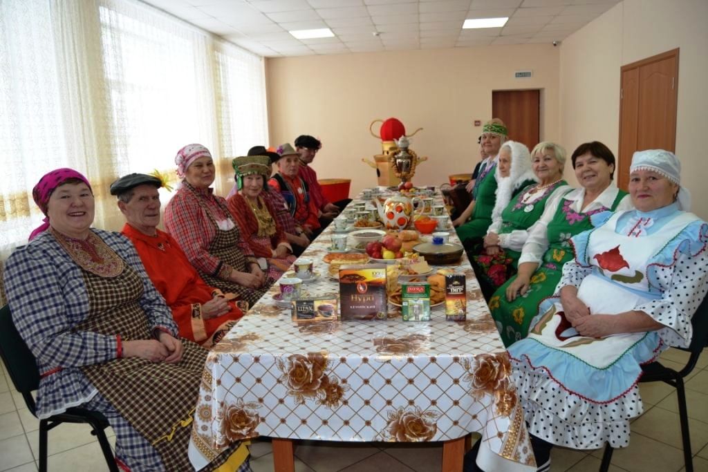 Сценарий пенсионер. Посиделки для пожилых. Чаепитие для пожилых. Посиделки пенсионеров. Чайные посиделки для пожилых.