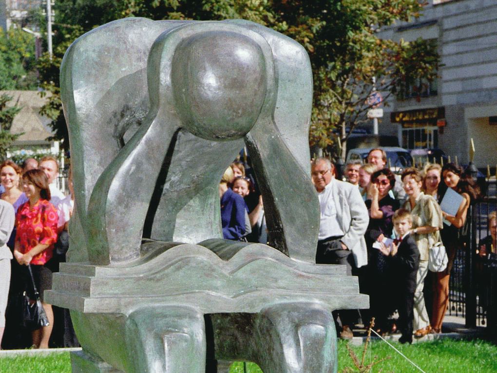 Памятник студенту в Саратове. Фотография: Юрий Набатов / ИТАР-ТАСС