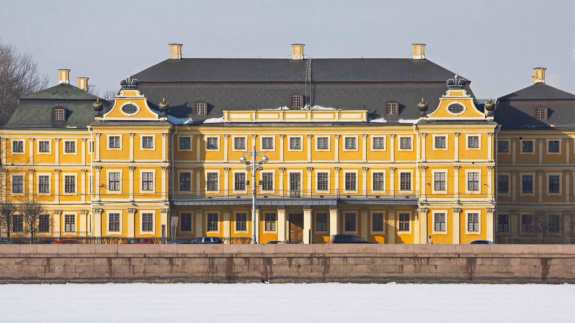 Меншиковский дворец в Петербурге