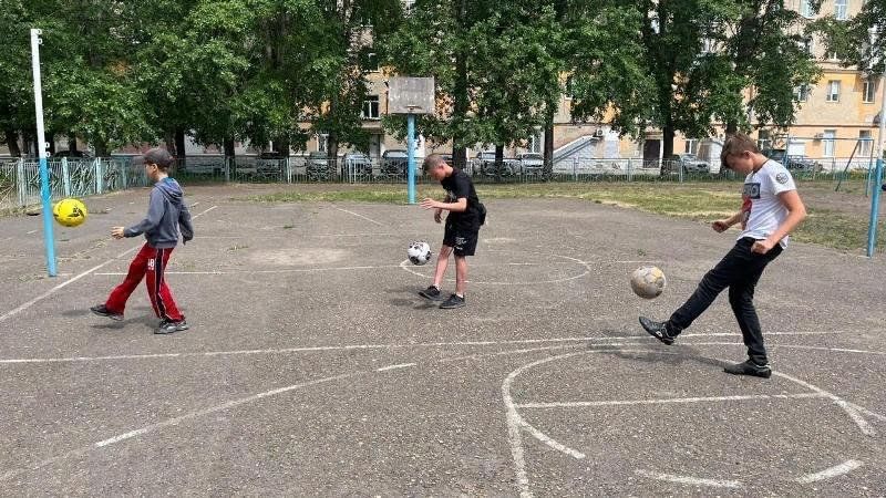 Спортивная программа футбол. Футбольная площадка.