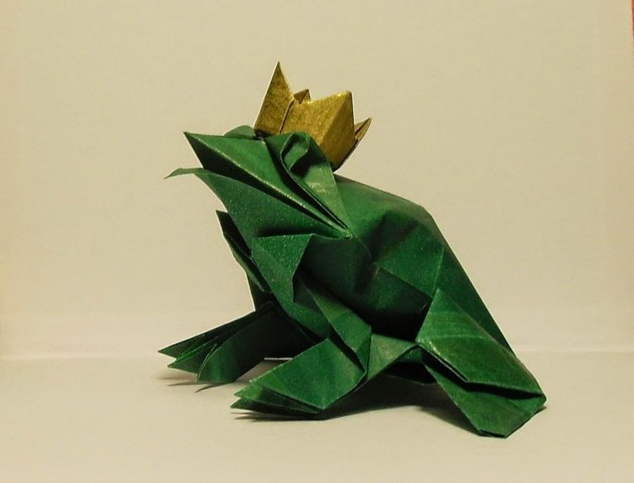 Лягушка из бумаги. Оригами лягушка. Оригами лягушка из бумаги. Бумажная лягушка оригами. Мастер класс оригами лягушка.