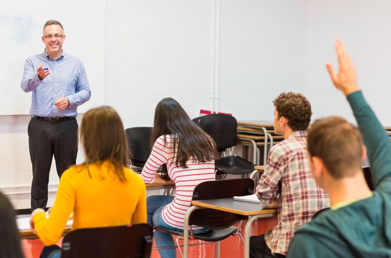 Университетские преподаватели. Встреча.