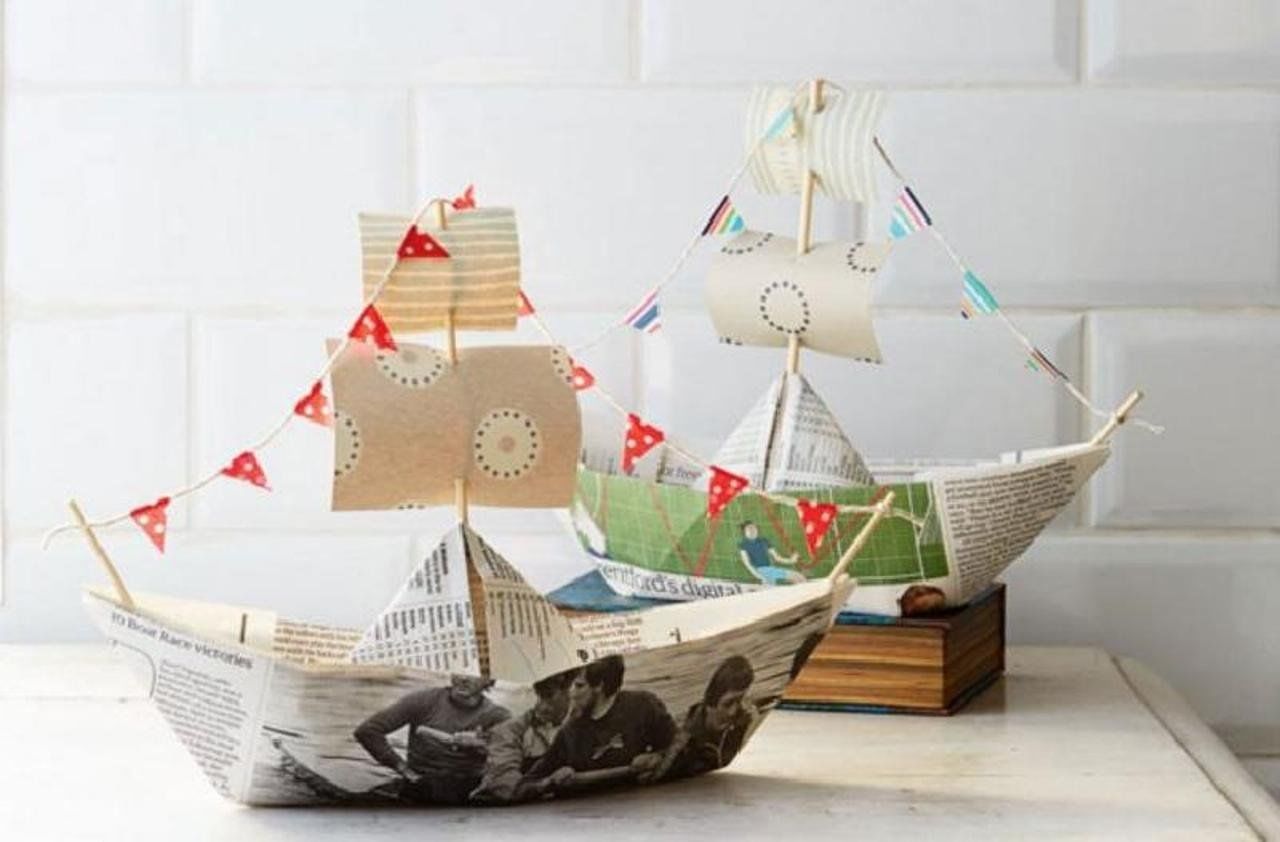 Как делаются кораблики. Оригами Фрегат кораблик. Оригами кораблик парусник. Красивые корабли из бумаги. Кораблик парусник из бумаги.