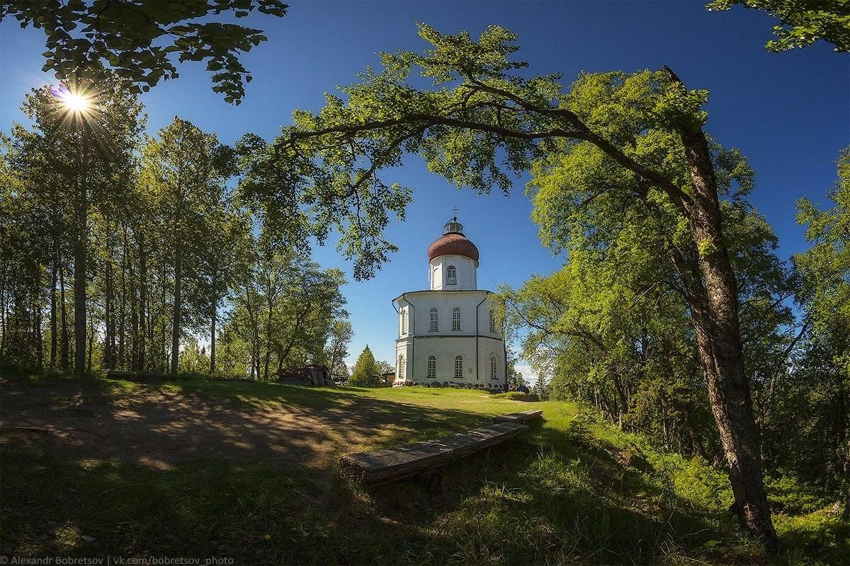 Секирная гора. Гора Секирная. Свято-Вознесенский скит. Гора Секирная Соловки. Храм Маяк Секирная гора. Секирная гора и Вознесенский скит.