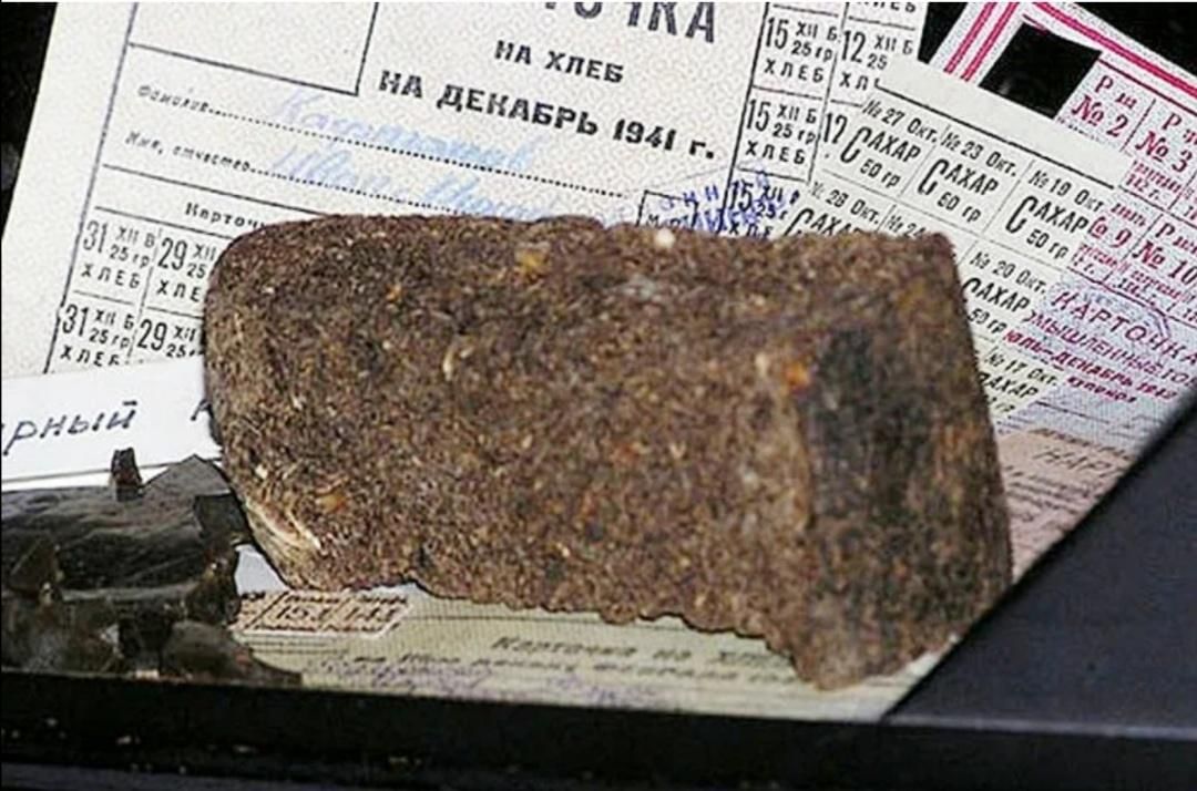 Пайка хлеба в блокадном ленинграде фото