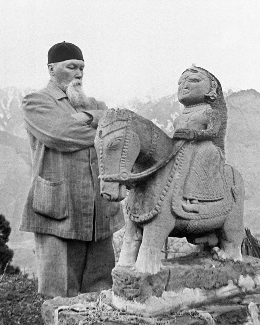 Художник, сценограф, писатель, путешественник, археолог, ориенталист, общественный деятель Николай Рерих. 1940 год. Фотография: ТАСС