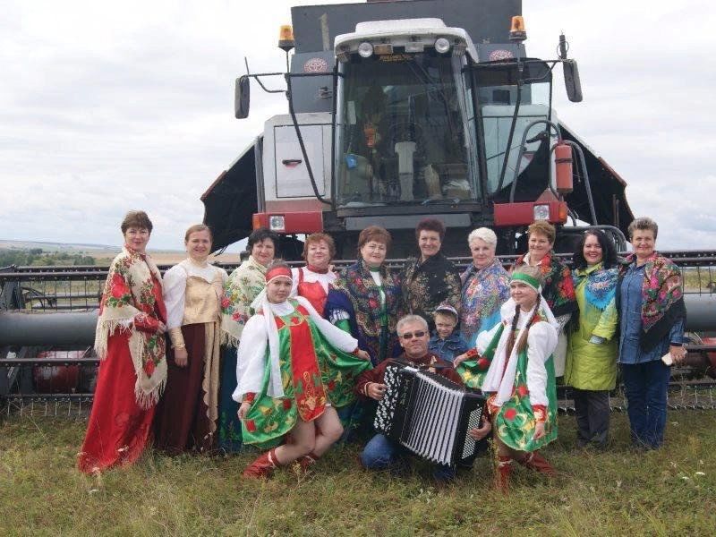 Погода котоврас. Колхоз Заря Ромодановский район Мордовия. Трофимовщина Ромодановский. Агитбригада на полях. Агитбригады в колхозах.