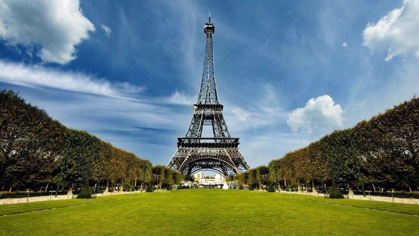 Эльфелевая башня Париж