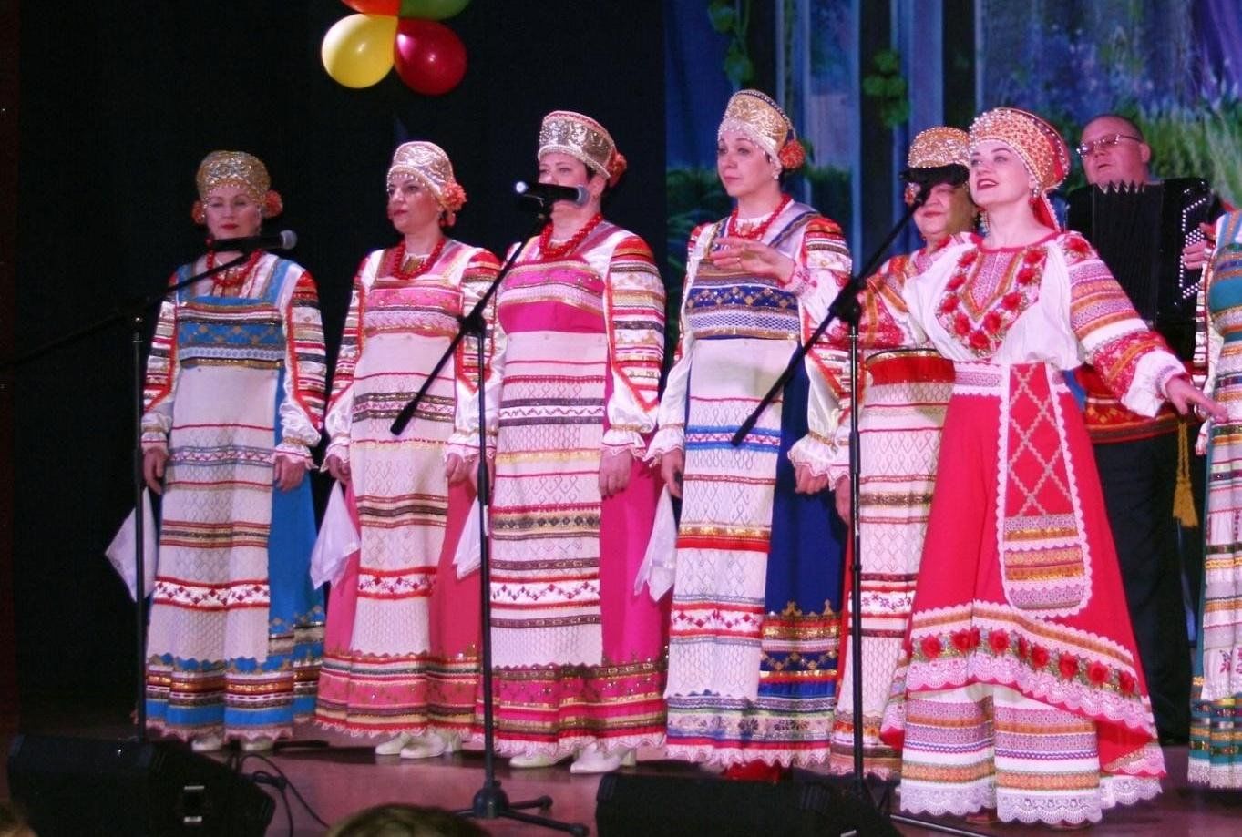 Мероприятия в брянске. Русская народная песня Ивушка. Ансамбль народной песни русские традиции это. Набор в коллектив народной песни. Набор детей на 2023-2024 хореографический ансамбль.