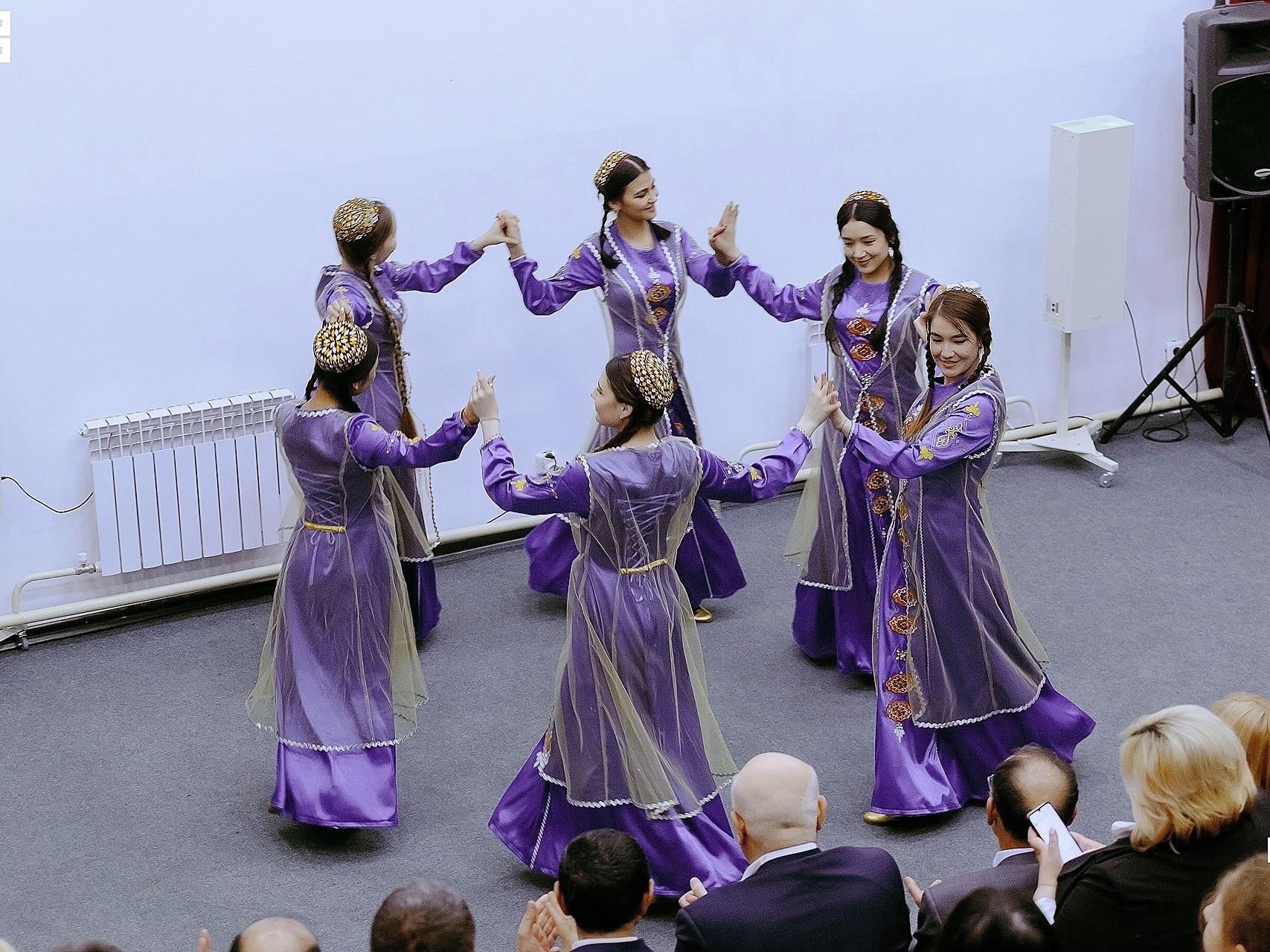 Туркменский танец