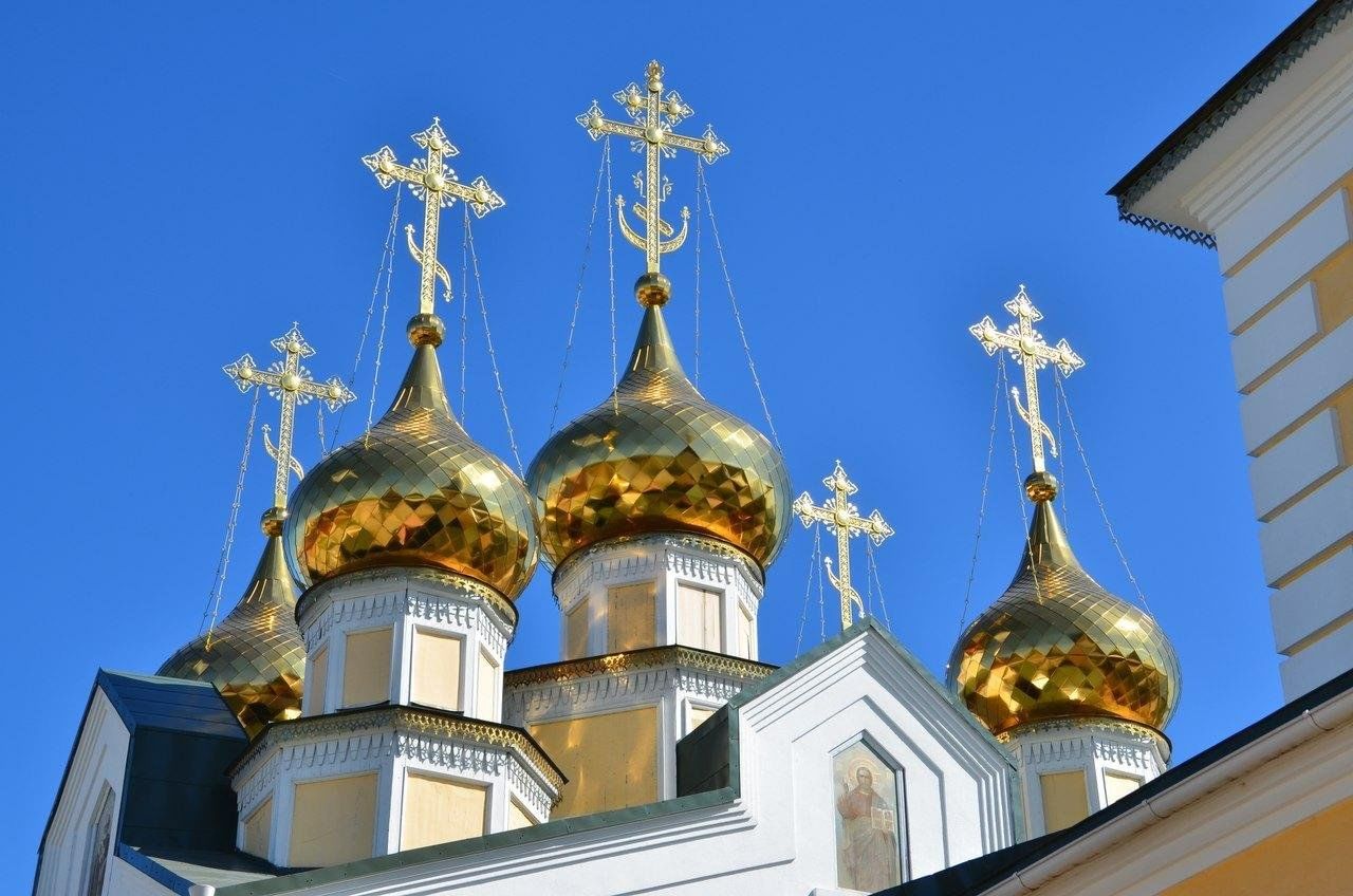 Золотые купола церкви фото Фольклорные посиделки "Введение во храм Пресвятой Богородицы" 2023, Репьевский р