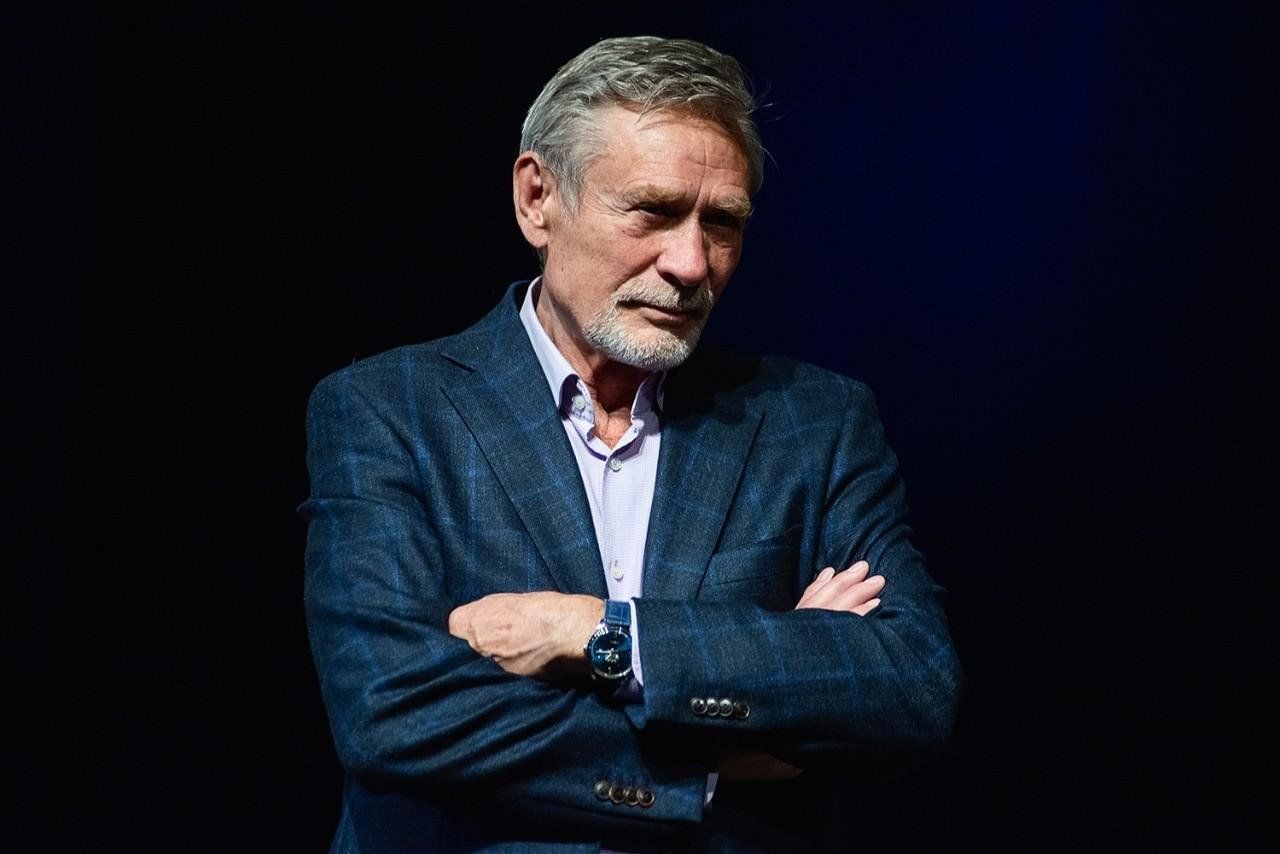 автобиография народных артистов. каюм шакуров. биография известного человека. александр михайлов актер. александр збруев.