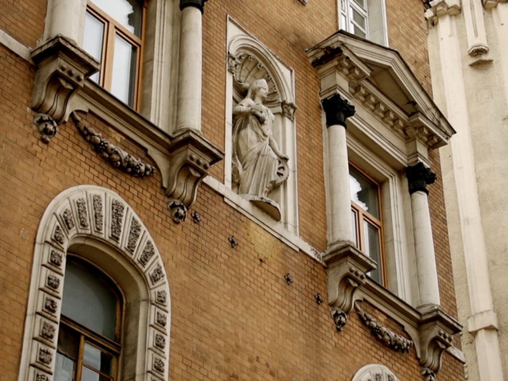 Комплекс домов страхового общества «Россия». Москва. Архитекторы: Николай Проскурнин, Александр фон Гоген и Виктор Величкин. 1899–1902. Фотография предоставлена пресс-службой телеканала «365 дней ТВ»