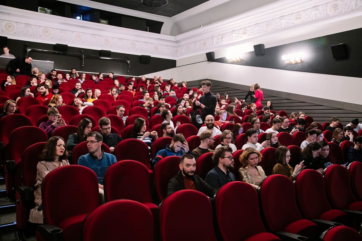 Передача на кинопоказ. Места в кинотеатре. Кинопоказ. Места в кинозале. Кинопоказы в кинотеатре.